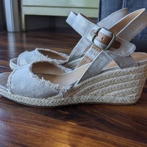 Lucky Mindra Natural Platinum Wedge